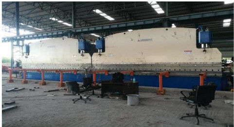 최신 회사 사례 2-WE67K-320/6000 탕덤 프레스 브레이크 - 우트카시 튜브 & 파이프스 리미티드 (인도)