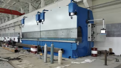 최신 회사 사례 Vietnamese Steel Fabricator Adopts 12000KN CNC Tandem Press Brake for 12000mm Wide Bending