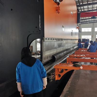 400톤 CNC 수압 압축제 8000mm 작업 길이와 DELEM DA53T 제어