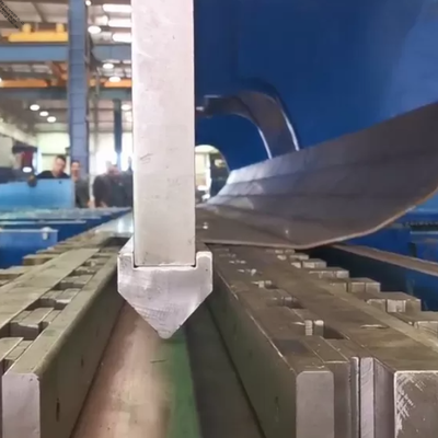 긴 테이퍼형 및 팔각형 전등 기둥 생산을 위한 헤비 듀티 2×650Ton 7M CNC 텐덤 프레스 브레이크