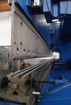 3200N 8000mm cnc 램프 극을 위한 세로로 연결되는 압박 브레이크/유압 구부리는 기계